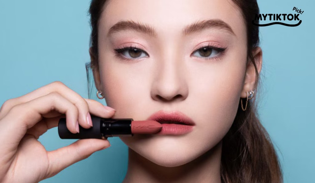 10 อันดับลิปสติก MAC ที่ต้องมีติดกระเป๋าในปี 2026